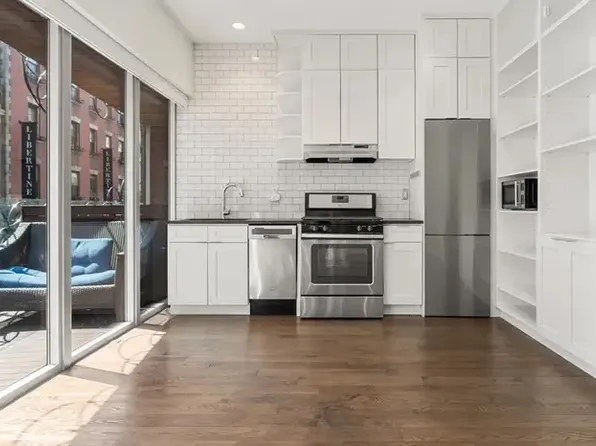 126 Salem St APT 1, Boston, MA 02113