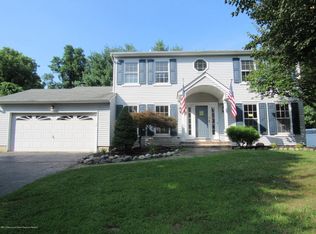 37 Driftwood Dr, Howell, NJ 07731