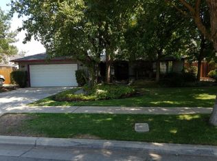 8444 N Calaveras St, Fresno, CA 93711