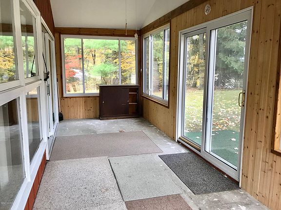 2nd image of 2307 W North River Dr