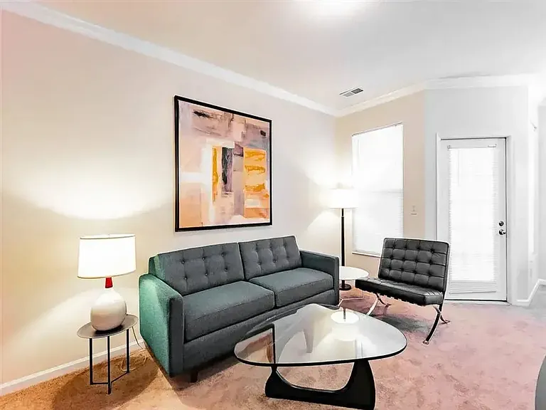 Elevate on Main — Photo 13