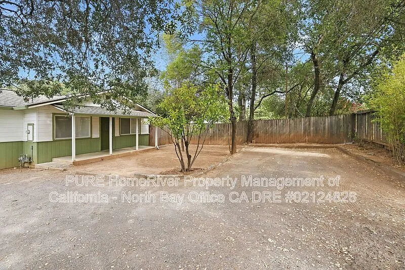 3 bed, 1.0 bath, 1175 sqft, $3,100 — Photo 2