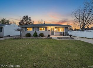 31630 Lynne Dr, Rockwood, MI 48173