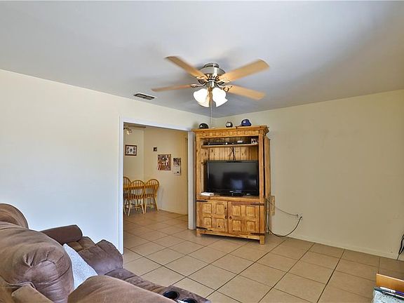 4th image of 3102 Hunt St