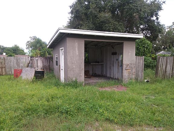 4th image of 2443 Weber St