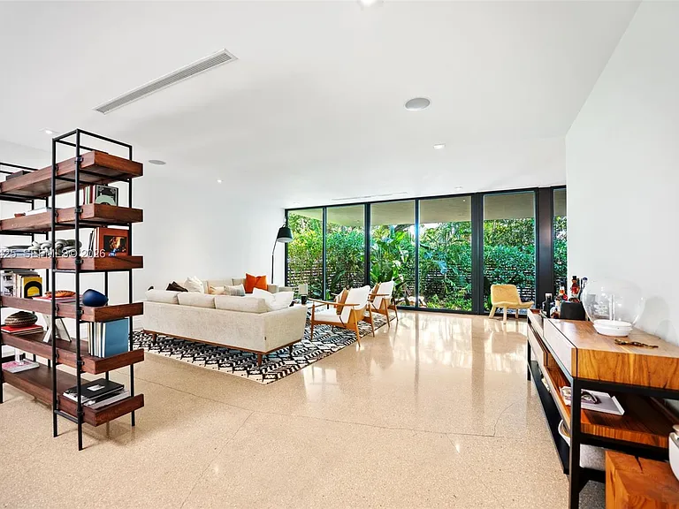 4045 Bonita Ave — Photo 4