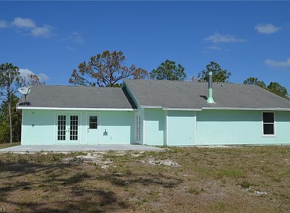 4th image of 4185 Everglades Blvd N