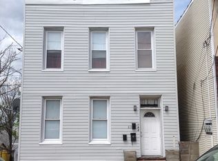 83 Grant St, Fairview, NJ 07022