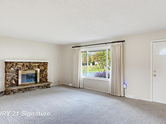 5th image of 11029 N Lewis Rd
