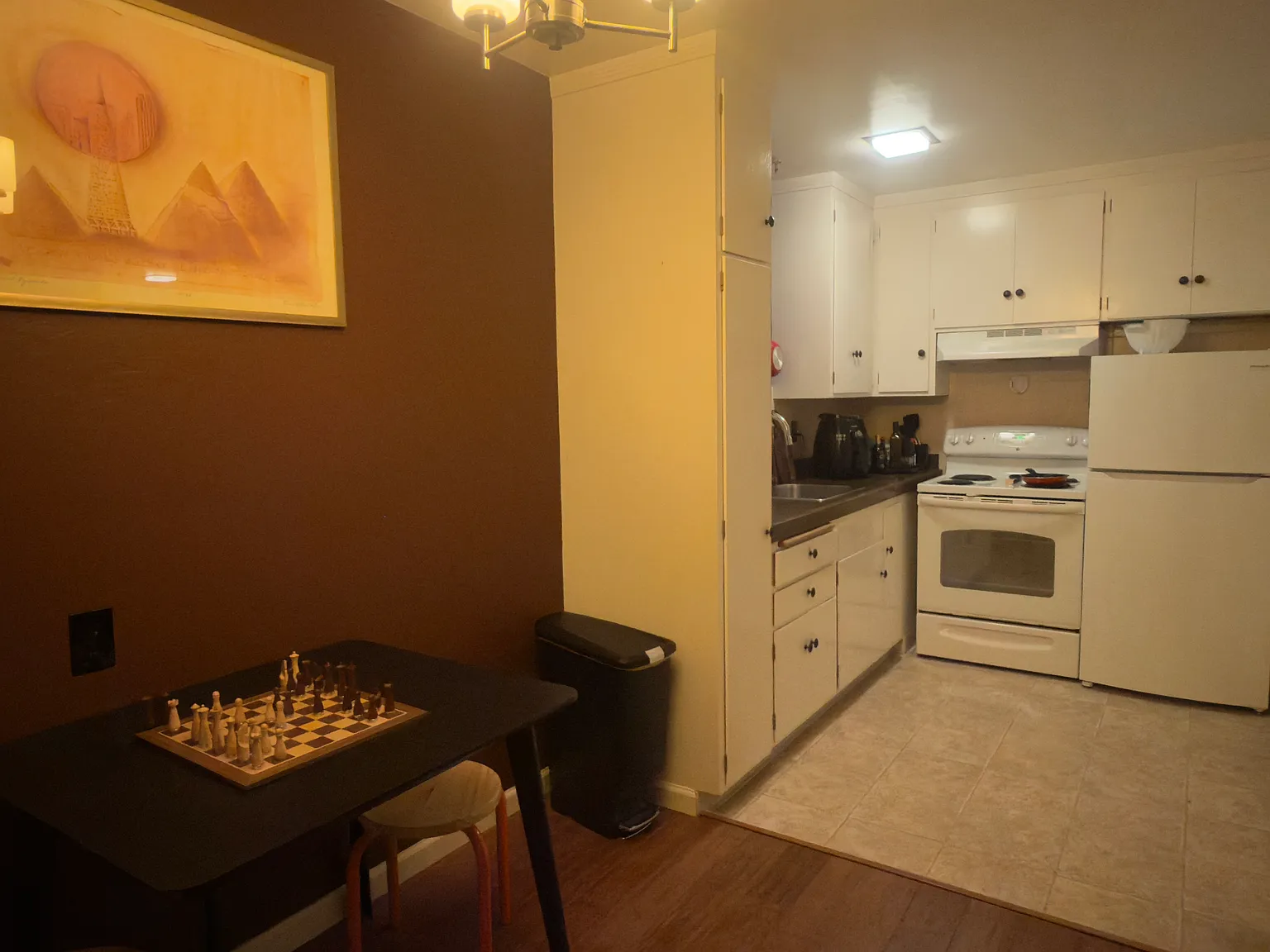 1 bed, 555 sqft, $3,000 — Photo 3