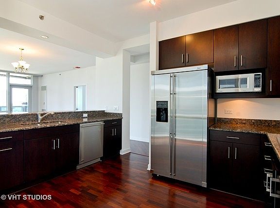 3rd image of 1211 S Prairie Ave APT 1406