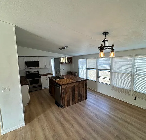 4019 Kelly Ct — Photo 1