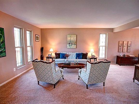4th image of 2961 Southfield Dr