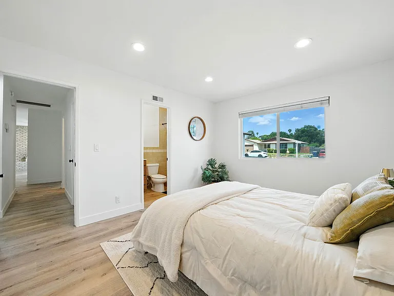 1472 Loma Ln — Photo 21