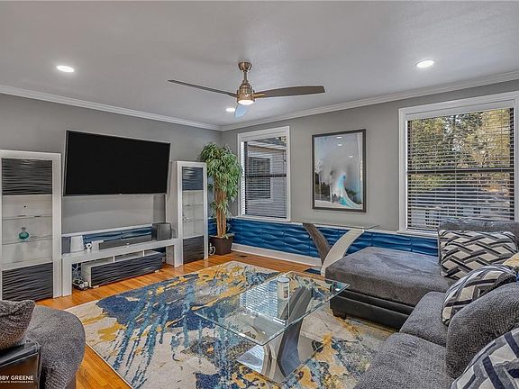 3rd image of 4112 Fairfield Ave