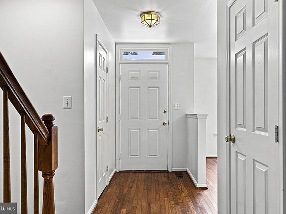 3rd image of 387 Cambridge Pl