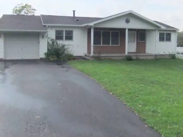 7 Westwood Dr, Auburn, NY 13021