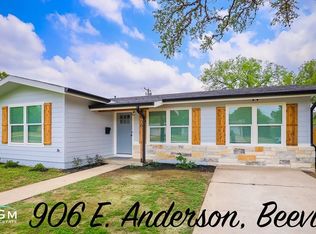 906 E Anderson St, Beeville, TX 78102