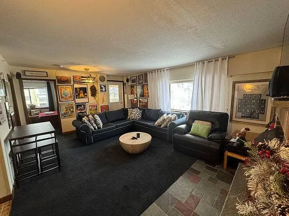 135 E Mountain Rd, Killington, VT 05751