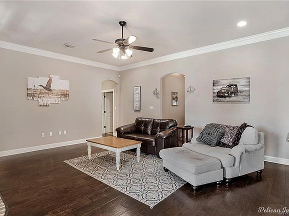 4th image of 6106 Pampus Ln