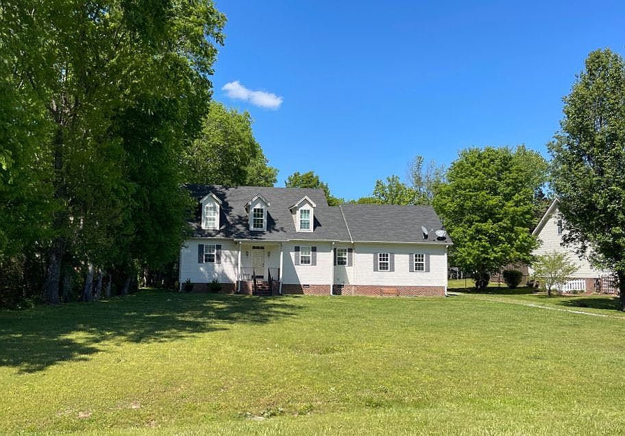 1st image of 221 Amanda Dr