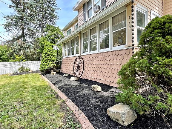 4th image of 420 Upper Oakwood Ave