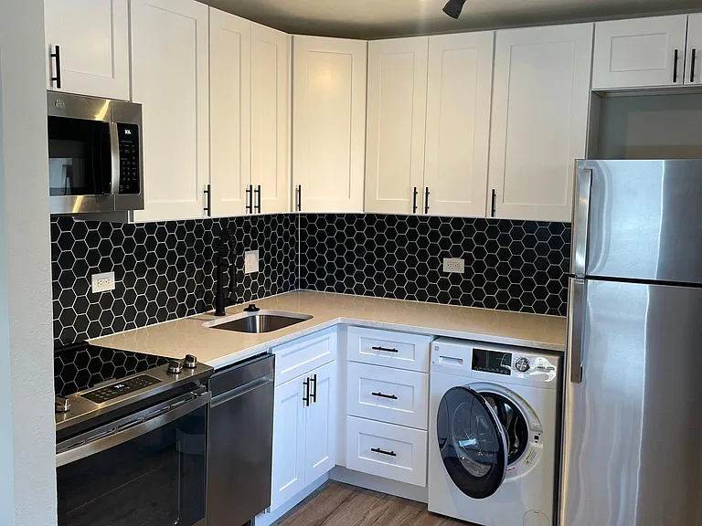 1020 N Ogden St #201 — Photo 1