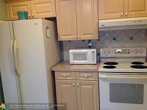 2nd image of 1210 Bahama Bnd APT H2