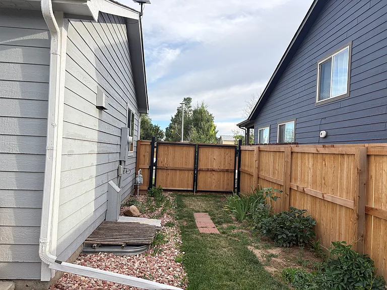 E Mountain Ash St — Photo 14