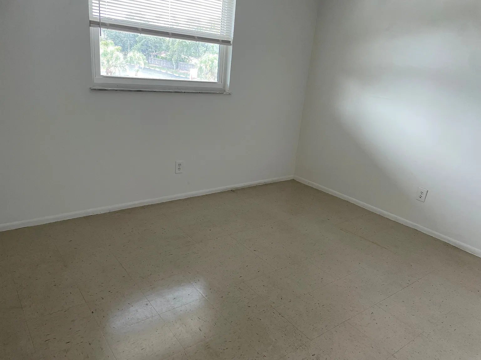 2 bed, $1,600 — Photo 4