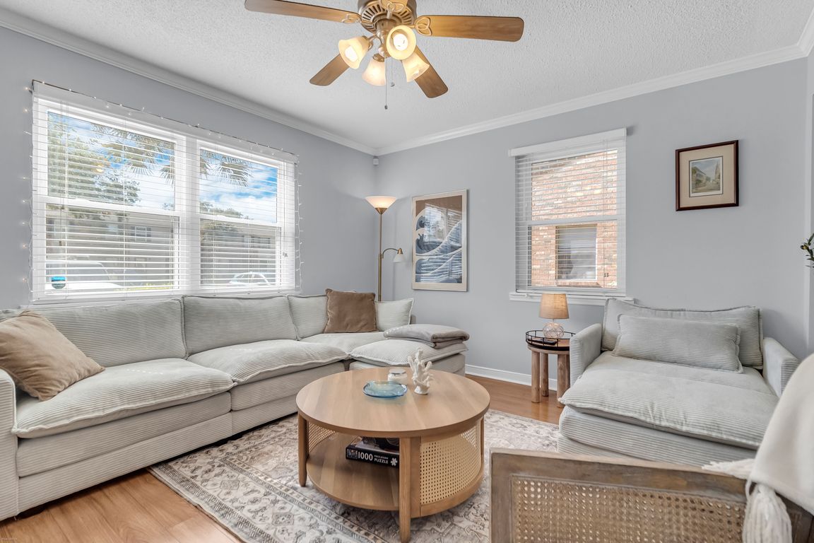 next background image