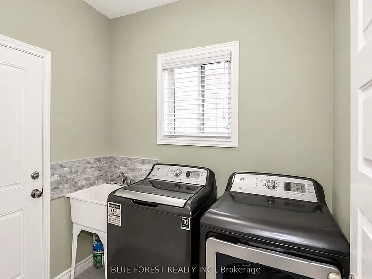 4377 Lismer Ln — Photo 6