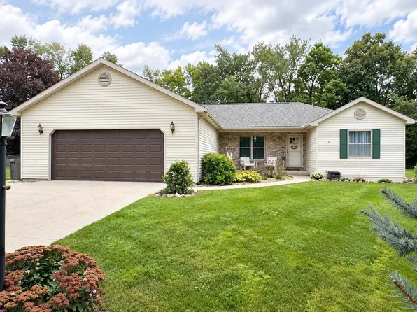 216 Cindy Ct, Millersburg, IN 46543
