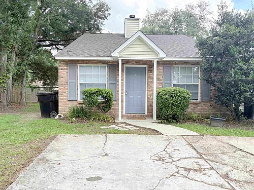 3910 Gaffney Loop Photo 1