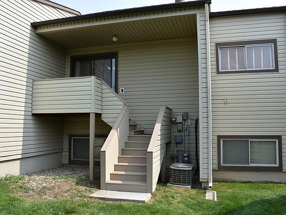 3rd image of 1011 Teewinot Cir