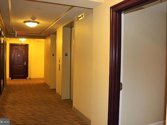 2nd image of 1000 N Randolph St APT 604