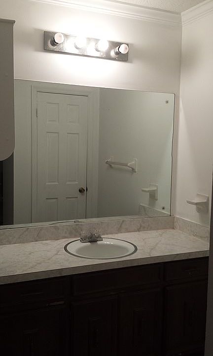 1st image of 2312 Applewood Dr