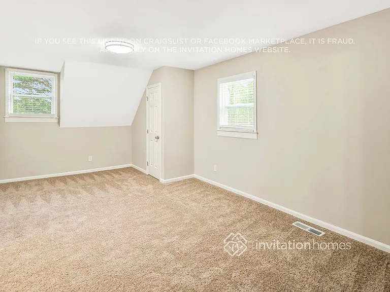 124 Plaza Dr — Photo 17