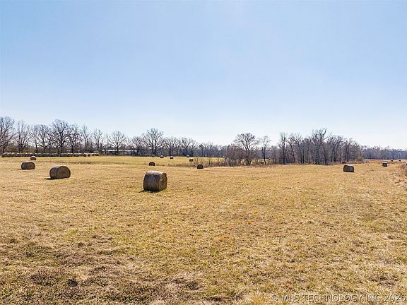 3rd image of 17583 E 390th Rd