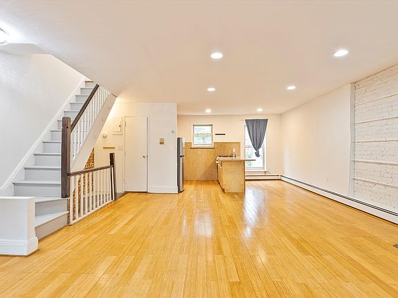 5th image of 31 Irving Pl Floor 2