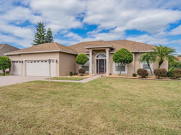 3rd image of 327 Terranova Blvd