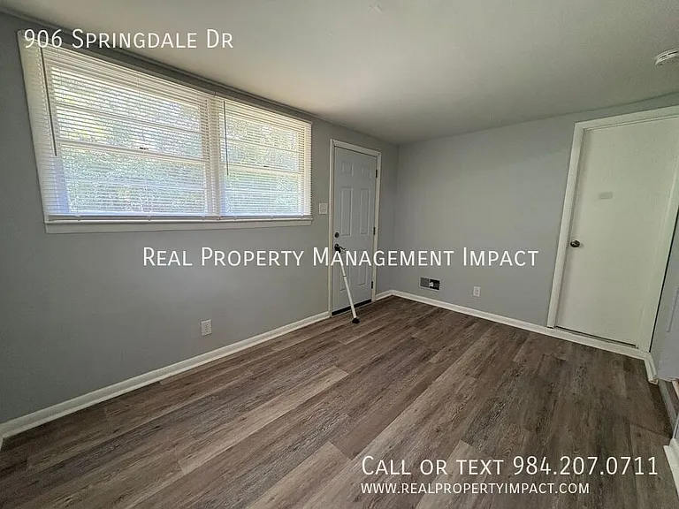 906 Springdale Dr — Photo 20