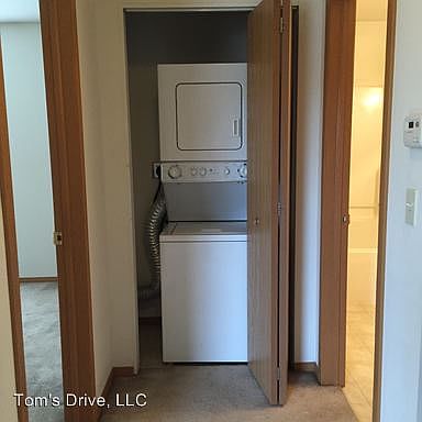 4th image of 1 Toms Dr APT 07