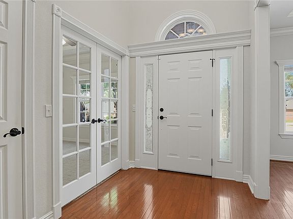 3rd image of 1721 N Colony Way