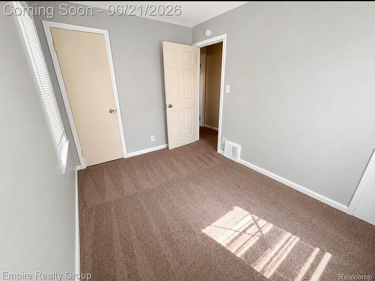 7815 Artesian St — Photo 12