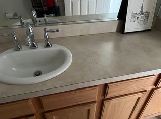 665 W Division St APT C, Chicago, IL 60610