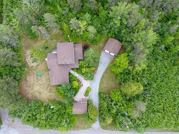 3rd image of 1474 Fleetwood Rd