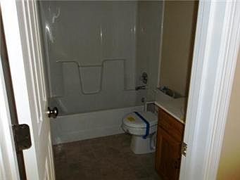 3rd image of 1409 Howard St