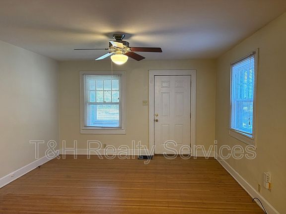 5th image of 5542 N College Ave