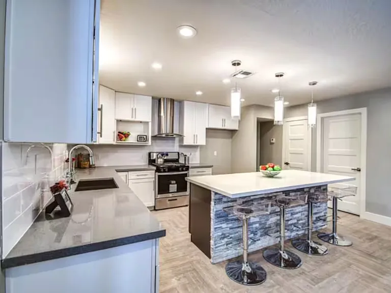 7459 E Almeria Rd — Photo 2
